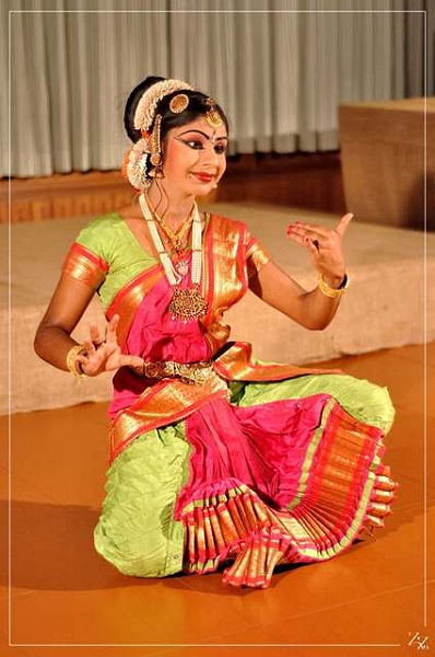 51088 Bharata Natyam 01-2014 (Zz) (Copier).jpg